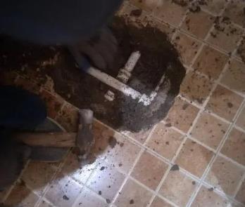 青岛市卫生间漏水维修公司为您分享下卫生间渗水如何处理及注意事项