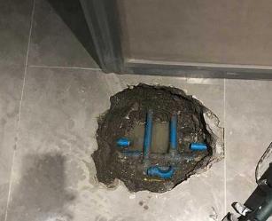 青岛市阳台漏水维修公司分享下暖气管道漏水的原因有哪些